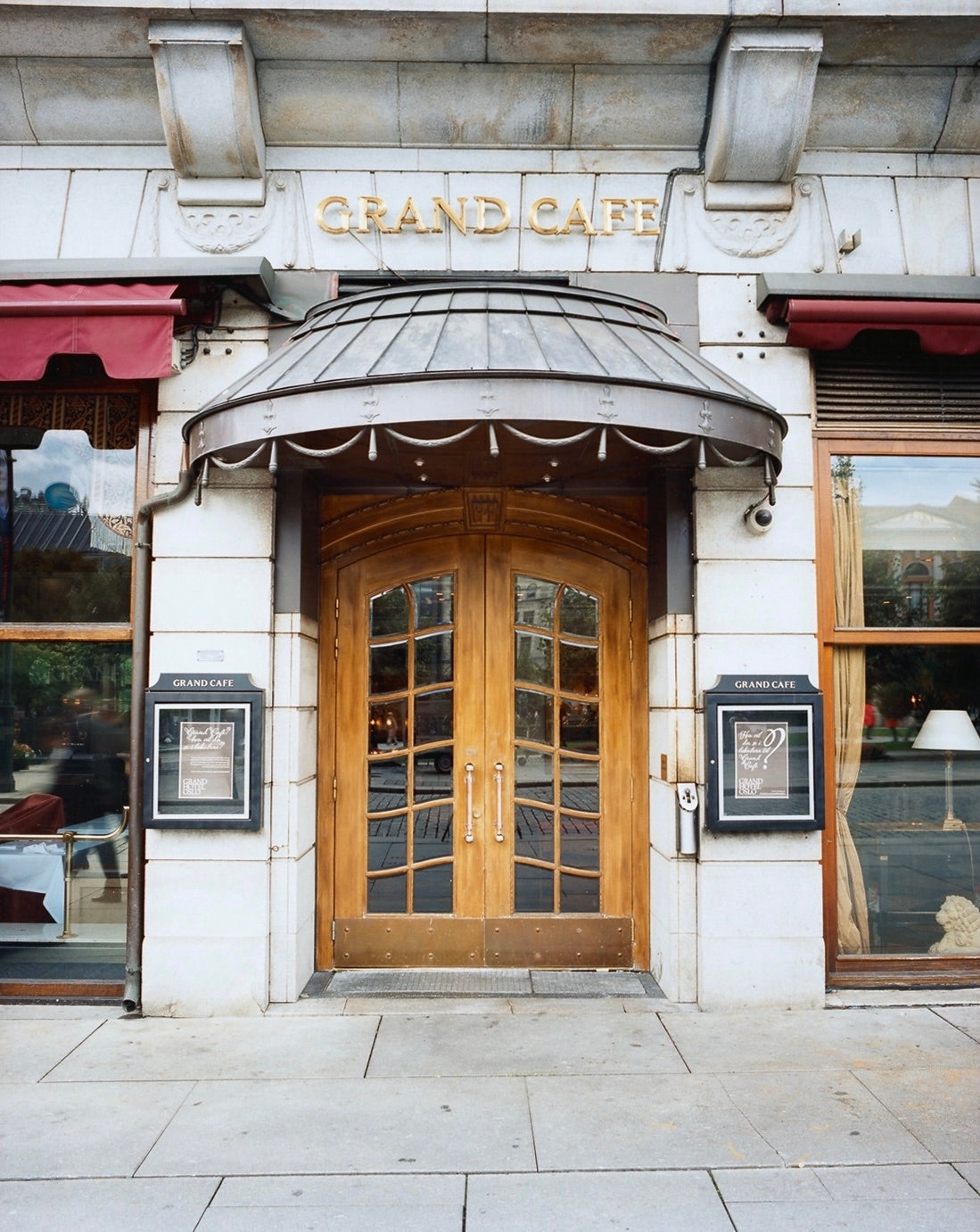 The entrance to Grand Caf Oslo